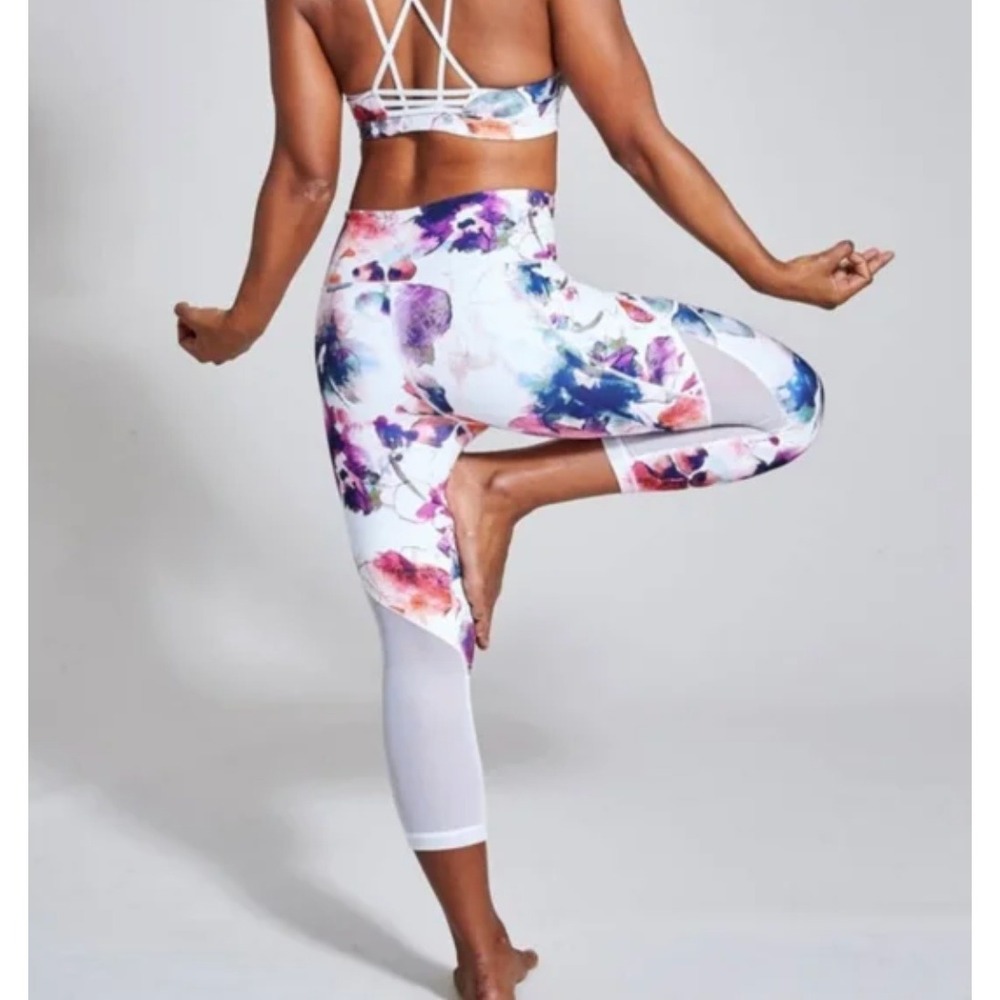 Athleta Women's Small White Floral Mudra Capri Leggings Mesh Mid RIse‎ Pockets